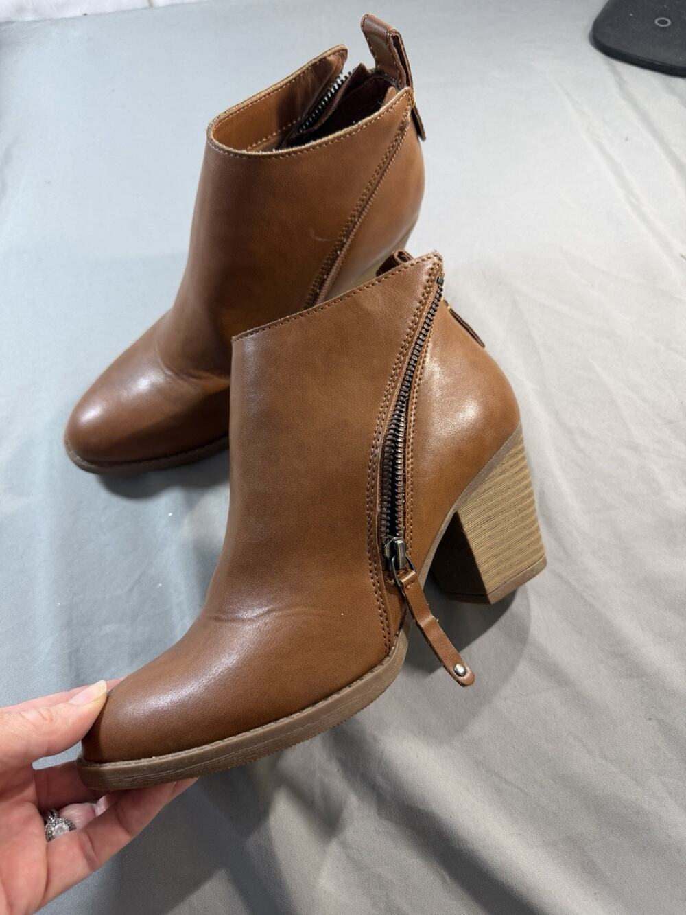 Faded Glory Brown Ankle Bootie Block Heel Zip US 7 Synthetic zip sides